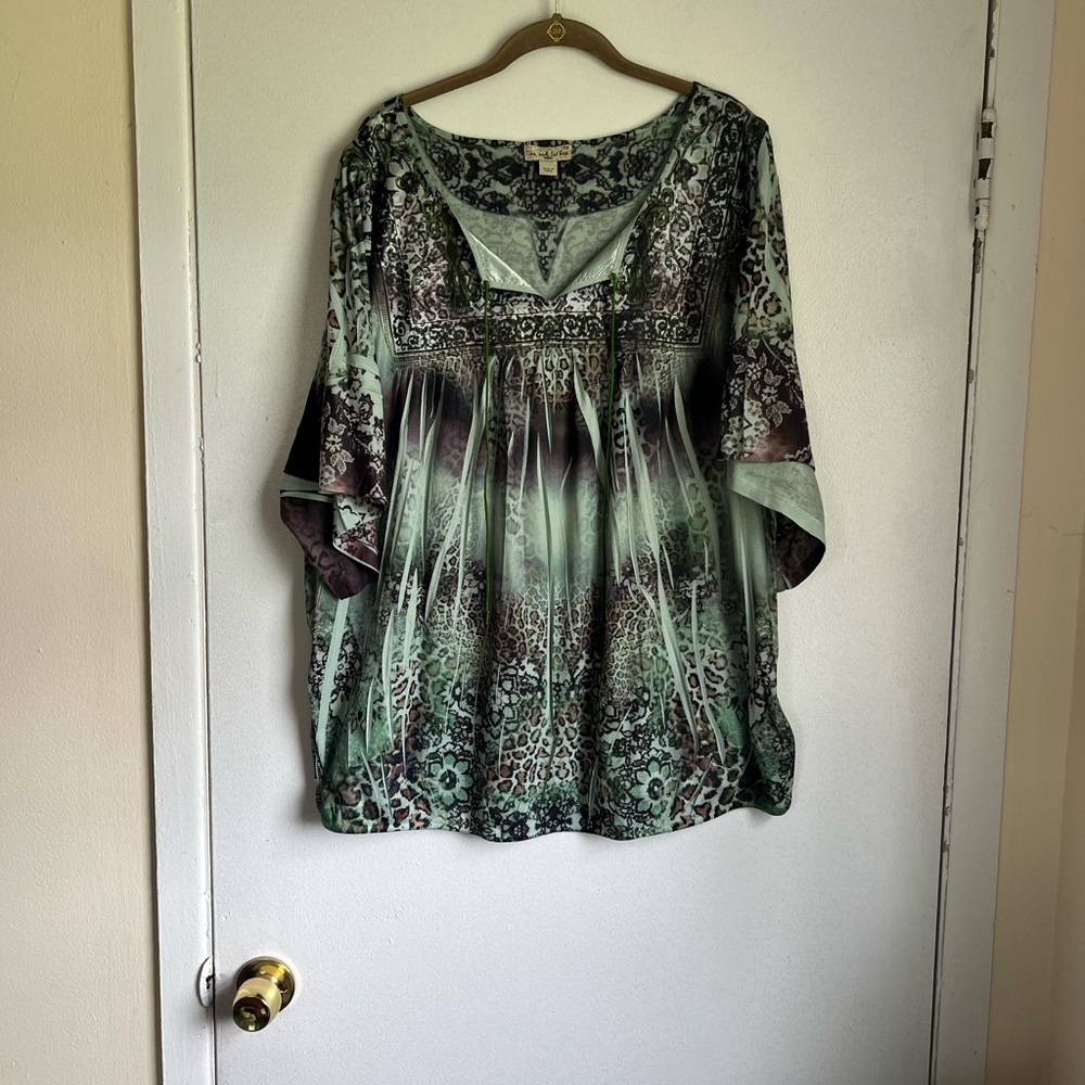 Live and Let Live Green and Black Top Size 3X